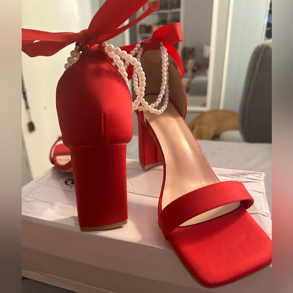 red pearl bow heels - Picture 1 of 3